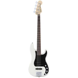 Fender Precision Deluxe Active Musikinstrumente